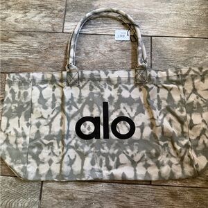 Alo yoga tyedye tote